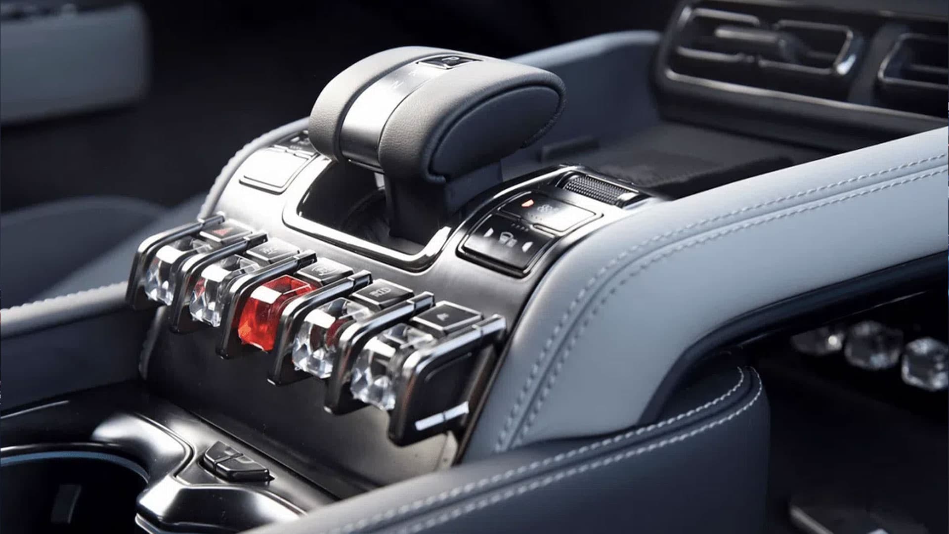 ប្រទេសចិននឹងតម្រូវឱ្យមានប៊ូតុងបញ្ជាសម្រាប់មុខងាររថយន្ត ដើម្បីកាត់បន្ថយការពឹងផ្អែកលើអេក្រង់បញ្ជាកណ្តាល