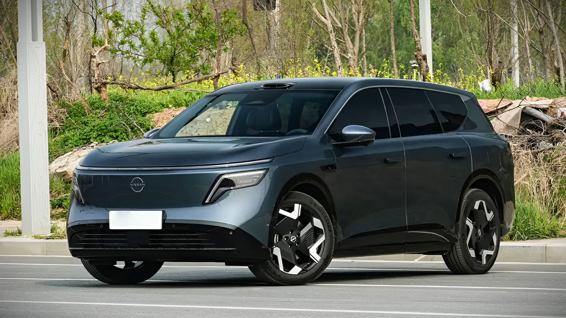 Nissan NX8 បំបែកកំណត់ត្រាទទួលបានការកុម្ម៉ង់ 8,423 គ្រឿង ក្នុងរយៈពេល 30 នាទី ជាមួយចម្ងាយបើកបរ 1,450 គីឡូម៉ែត្រ និងតម្លៃចាប់ពី 20,700 ដុល្លារ ក្នុងប្រទេសចិន