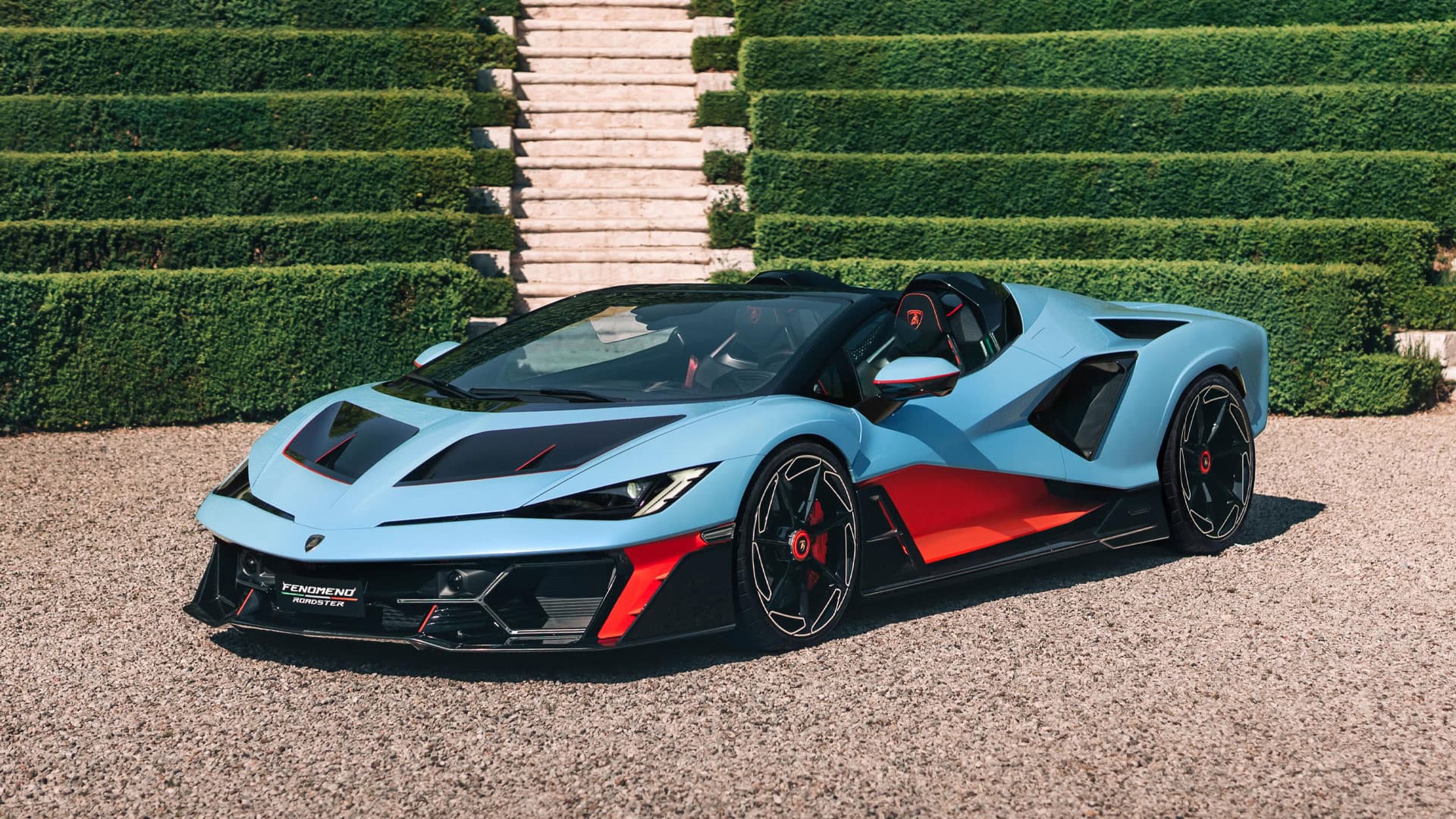 Lamborghini Fenomeno Roadster គឺជាកំពូលរថយន្តបិសាចម៉ាស៊ីន V-12 បើកដំបូលដ៏អស្ចារ្យបំផុត