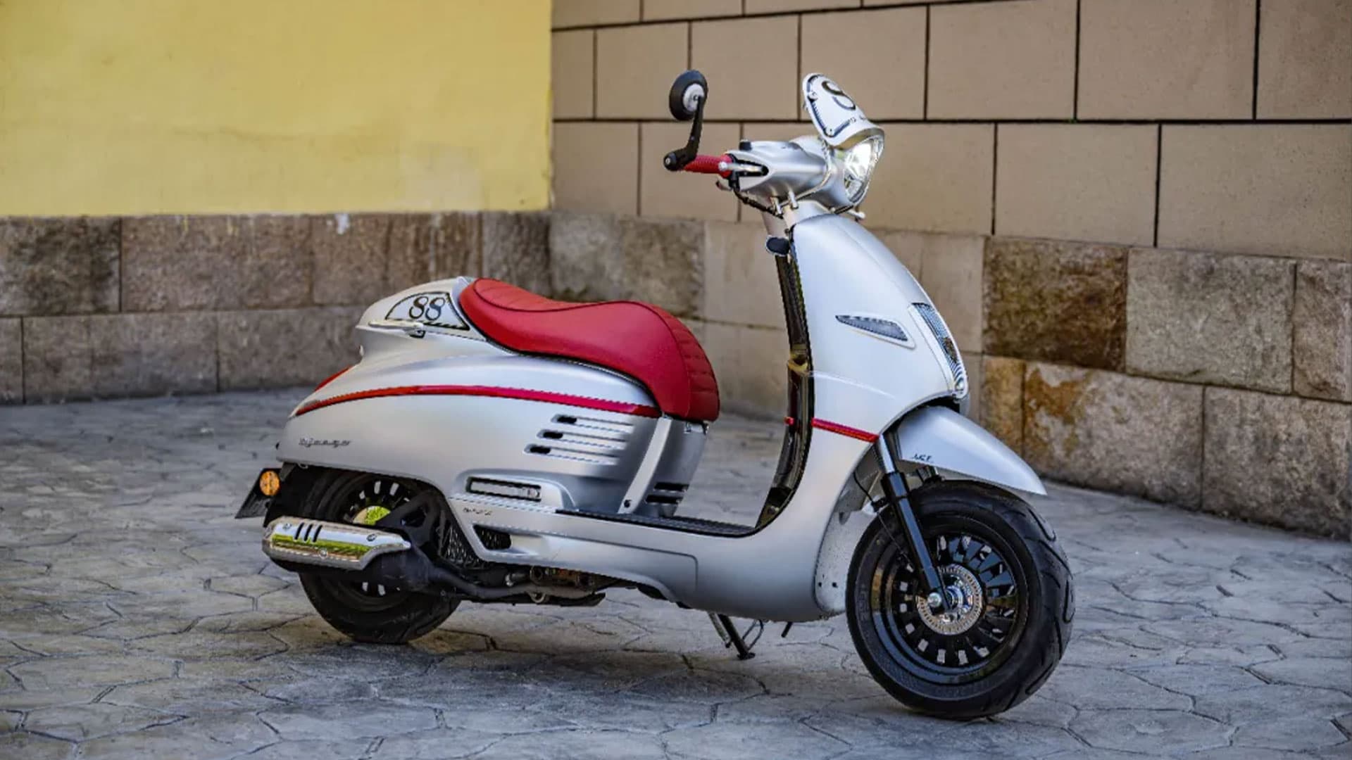 Peugeot Motocycles KH បង្ហាញម៉ូដែល Peugeot Django 150 ស្គូទ័ររចនាបថបុរាណ បន្សំជាមួយបច្ចេកវិទ្យាសម័យថ្មី