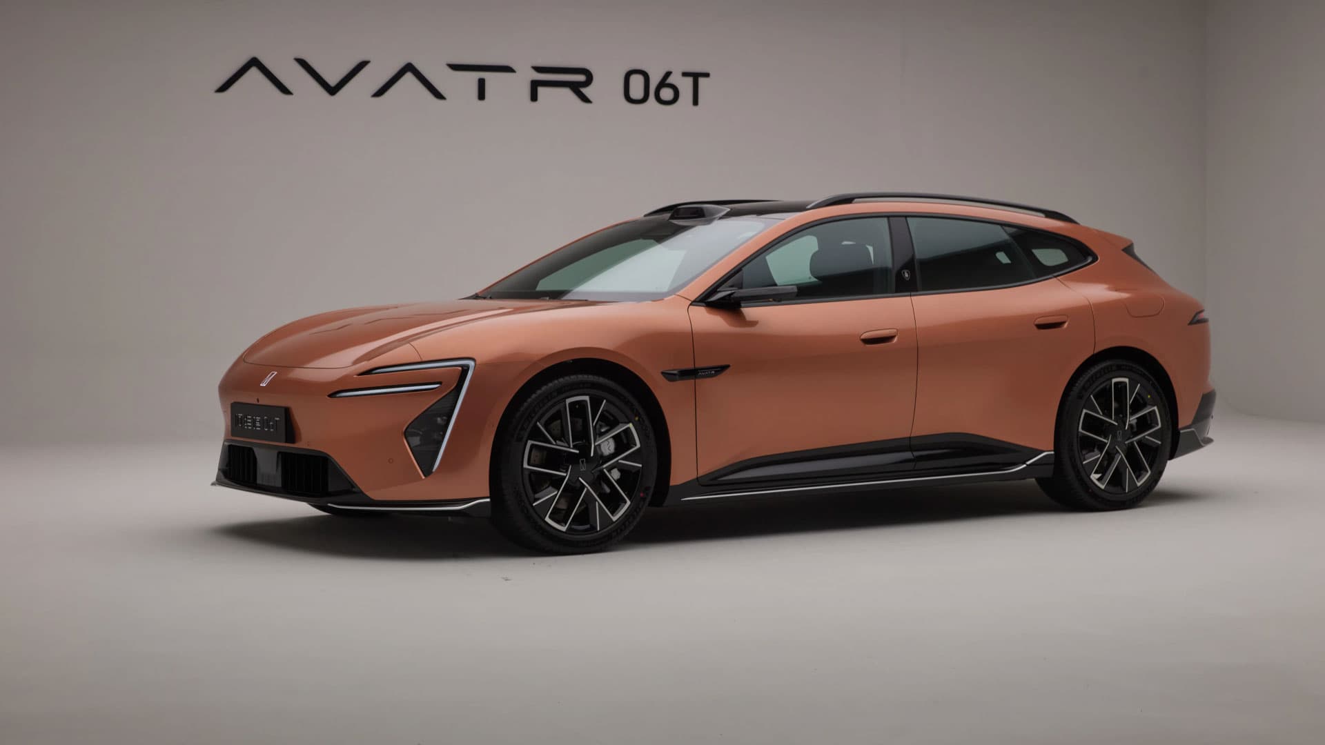 Avatr ដាក់សម្ពោធរថយន្តប្រភេទ Wagon ម៉ូដែល 06T ជាមួយកម្លាំងរហូតដល់ 955សេះ និងចម្ងាយបើកបរ 1,250 គីឡូម៉ែត្រ ក្នុងតម្លៃចាប់ពី 31,900 ដុល្លារ